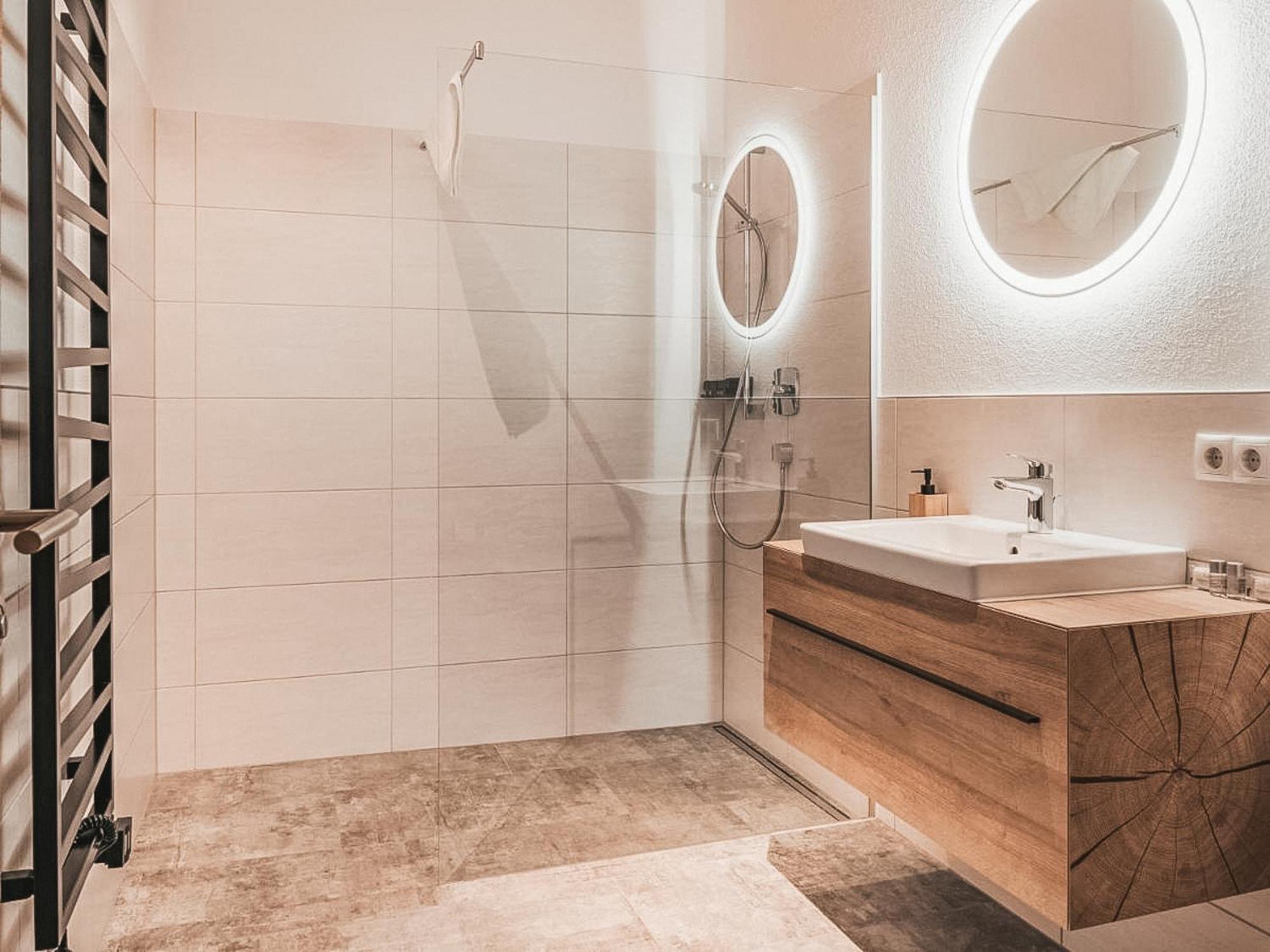 Chez Nous - Balcony Und Car Park By Alpenluxus Appartements Fügen Εξωτερικό φωτογραφία